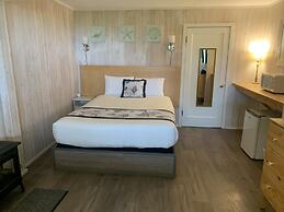Tillicum Beach Motel (Deane's Oceanfront Lodge)