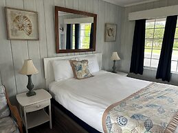 Tillicum Beach Motel (Deane's Oceanfront Lodge)