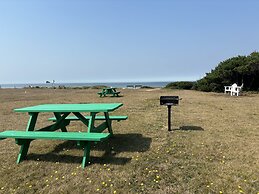 Tillicum Beach Motel (Deane's Oceanfront Lodge)