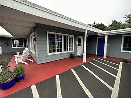 Tillicum Beach Motel (Deane's Oceanfront Lodge)