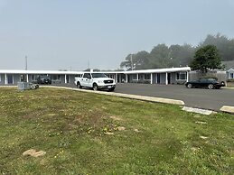 Tillicum Beach Motel (Deane's Oceanfront Lodge)