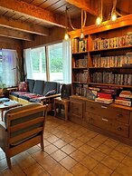 Tillicum Beach Motel (Deane's Oceanfront Lodge)