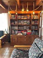 Tillicum Beach Motel (Deane's Oceanfront Lodge)