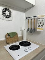 Tillicum Beach Motel (Deane's Oceanfront Lodge)