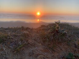Tillicum Beach Motel (Deane's Oceanfront Lodge)