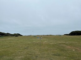 Tillicum Beach Motel (Deane's Oceanfront Lodge)