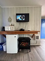 Tillicum Beach Motel (Deane's Oceanfront Lodge)