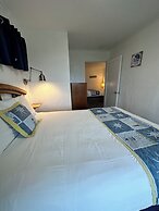 Tillicum Beach Motel (Deane's Oceanfront Lodge)