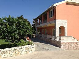 Mathraki Resort