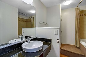 Motel 6 Charles Town, WV