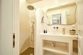 Liana Beach Hotel & Spa