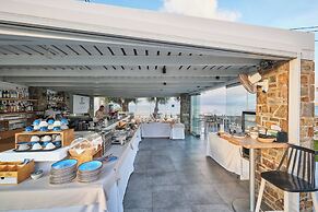 Liana Beach Hotel & Spa