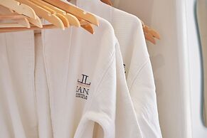 Liana Beach Hotel & Spa