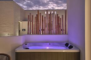 Liana Beach Hotel & Spa