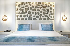 Liana Beach Hotel & Spa