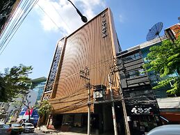 The Raya Surawong Bangkok