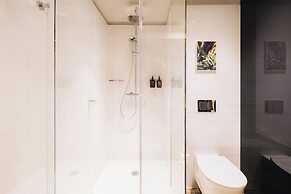 Uma House by Yurbban Trafalgar