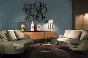 Yurbban Trafalgar Hotel