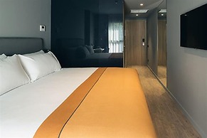 Yurbban Trafalgar Hotel