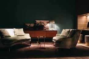 Yurbban Trafalgar Hotel