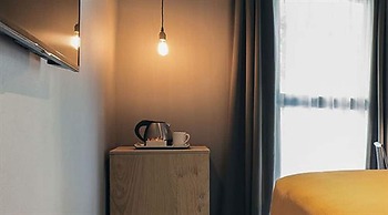 Yurbban Trafalgar Hotel