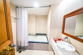 Crown Diamond Hotel