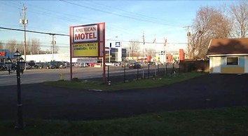 American Plaza Motel