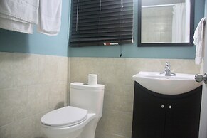 American Plaza Motel