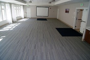 Holiday Inn Express & Suites Price by IHG