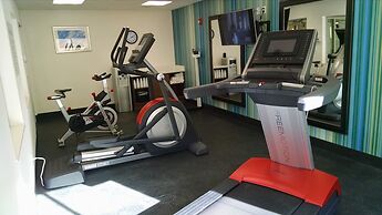 Holiday Inn Express & Suites Price by IHG