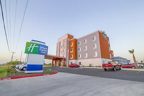 Holiday Inn Express & Suites Raymondville by IHG