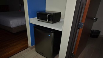 Holiday Inn Express & Suites Raymondville by IHG