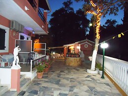 Almyra Apartments & Studios