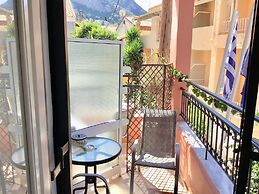 Almyra Apartments & Studios