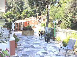 Almyra Apartments & Studios