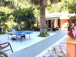 Almyra Apartments & Studios