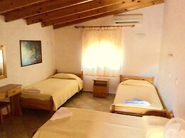 Almyra Apartments & Studios