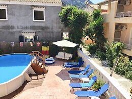 Almyra Apartments & Studios