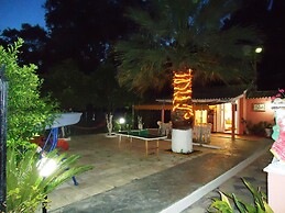 Almyra Apartments & Studios