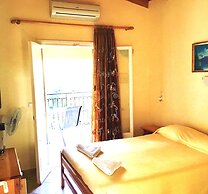 Almyra Apartments & Studios