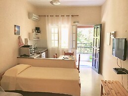 Almyra Apartments & Studios