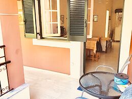 Almyra Apartments & Studios