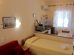 Almyra Apartments & Studios