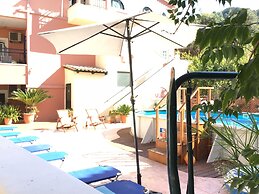 Almyra Apartments & Studios