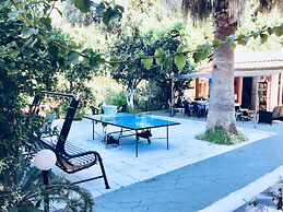 Almyra Apartments & Studios