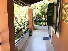 Almyra Apartments & Studios