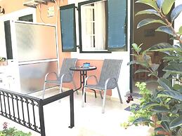 Almyra Apartments & Studios