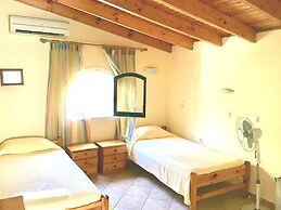 Almyra Apartments & Studios