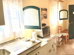 Almyra Apartments & Studios