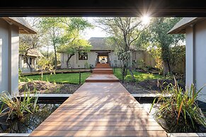 Simbambili Game Lodge